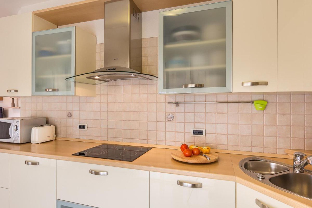 Apartment Igor 3 **** เมดูลิน ภายนอก รูปภาพ