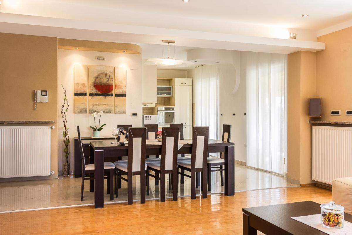Apartment Igor 3 **** เมดูลิน ภายนอก รูปภาพ