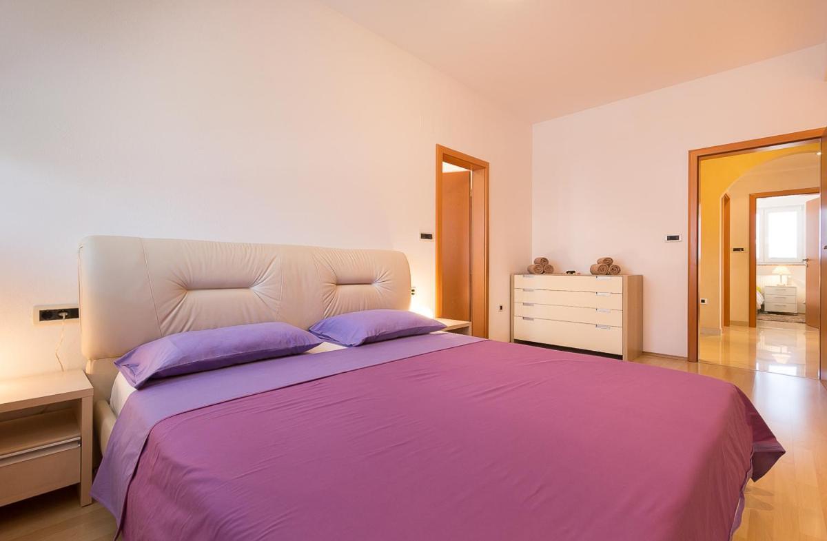 Apartment Igor 3 **** เมดูลิน ภายนอก รูปภาพ