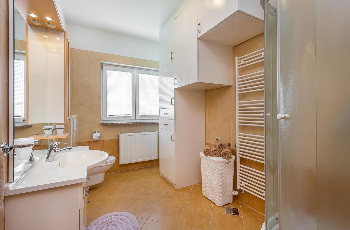 Apartment Igor 3 **** เมดูลิน ภายนอก รูปภาพ